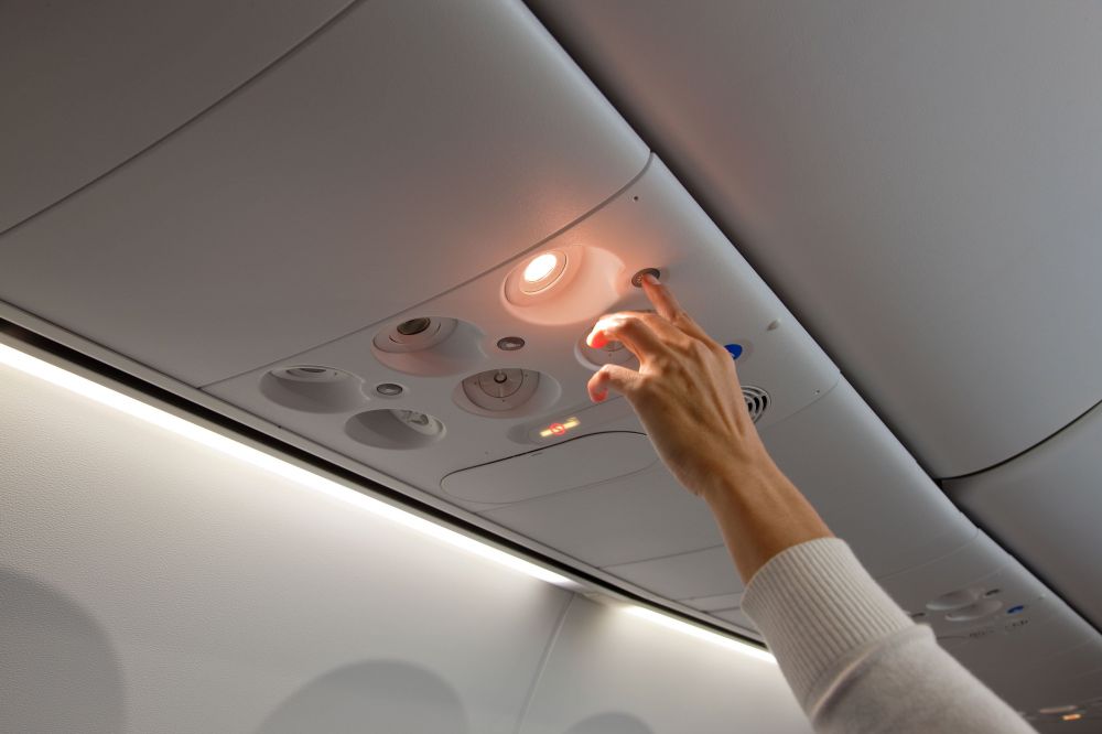 kotor bandara  © 2016 brilio.net