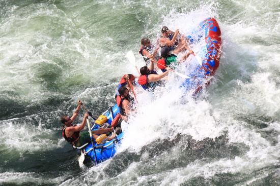 5 Sungai berbahaya di dunia ini wajib ditaklukkan para pecinta rafting