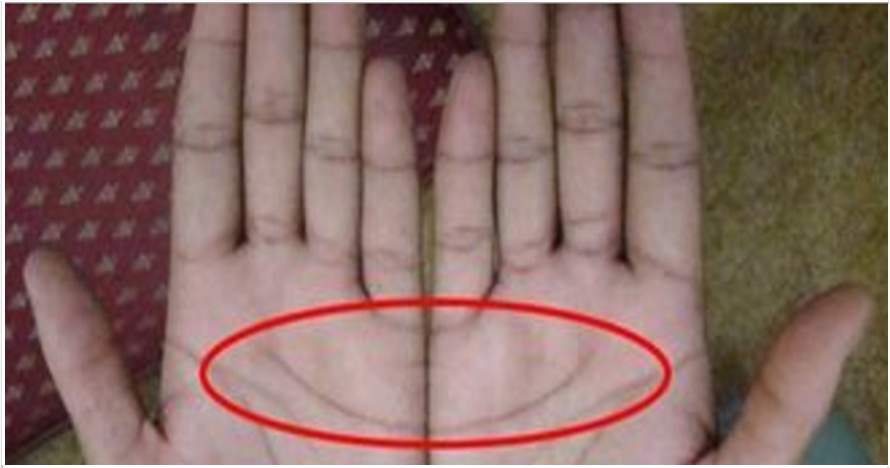 Garis tanganmu berbentuk bulan sabit nggak? Kalau iya, ini artinya