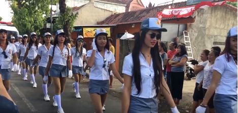 Meriahkan acara 17 Agustus, kelompok gerak jalan ini bikin gagal fokus