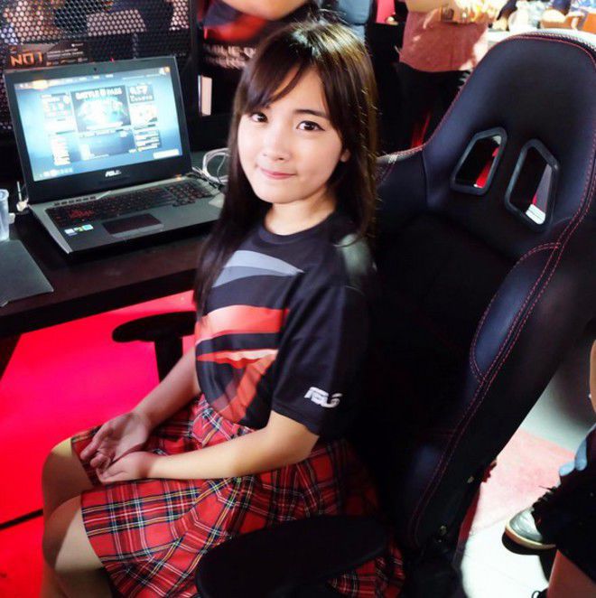 dagelan dota Istimewa