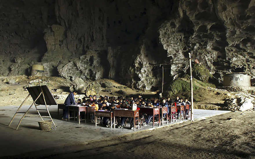 11 Foto menakjubkan desa di dalam gua, ada sekolahannya pula!