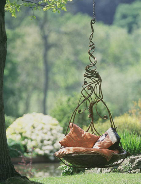 kursi bergaya hammock ini bikin tempat tinggalmu © 2016 brilio.net