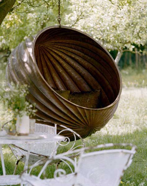 kursi bergaya hammock ini bikin tempat tinggalmu © 2016 brilio.net