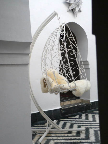 kursi bergaya hammock ini bikin tempat tinggalmu © 2016 brilio.net