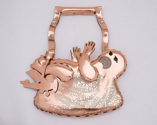 model tas aneh © 2016 brilio.net model tas aneh © 2016 brilio.net