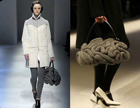 model tas aneh © 2016 brilio.net model tas aneh © 2016 brilio.net