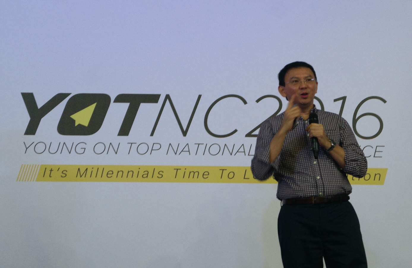 Di hadapan ribuan anak milenial, Ahok berkisah bantu jualan onderdil