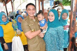 Jadi Gubernur, penampilan Zumi Zola tetap memesona bak artis