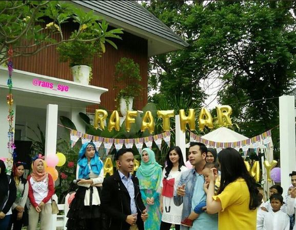 rafathar ultah © 2016 brilio.net rafathar ultah © 2016 brilio.net