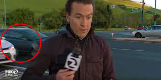 15 Kecelakaan ini terjadi saat siaran live televisi, duh banget