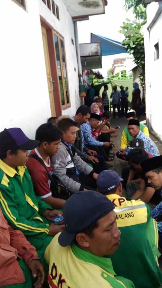 Pahlawan Kebersihan © 2016 brilio.net