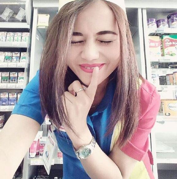 kasir indomaret cantik © 2016 brilio.net