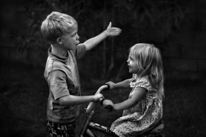 15 Foto saat anak tak bersentuhan gadget ini menginspirasi banget