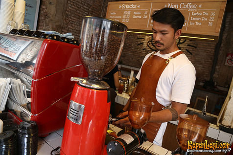 6 Artis ini ternyata membuka bisnis coffee shop, sukses nggak ya?