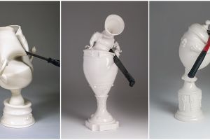 15 Vas porselen ini rusak akibat benda tumpul, bentuknya jadi unik