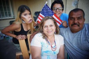 Cewek pengidap tumor wajah ini ajari menerima diri sendiri, salut