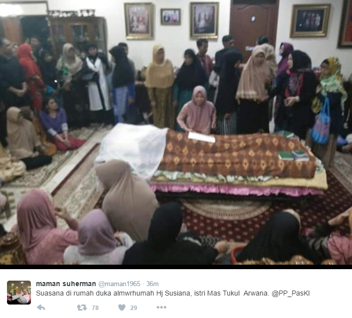 susi istri tukul istimewa