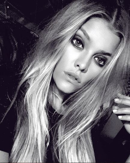 Cantik dan seksinya Nina Agdal, model Denmark pacar Leonardo DiCaprio