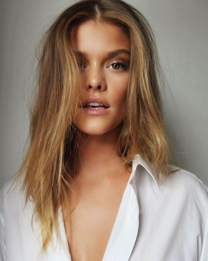 Cantik dan seksinya Nina Agdal, model Denmark pacar Leonardo DiCaprio