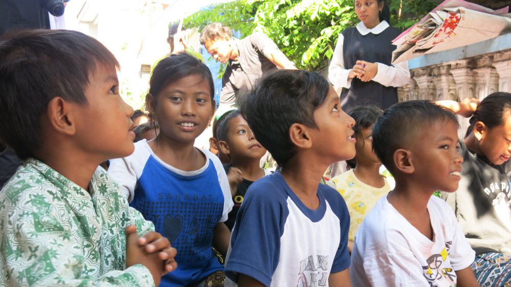 Batu Hijau Bootcamp, ajak anak-anak kampung nelayan peduli sampah