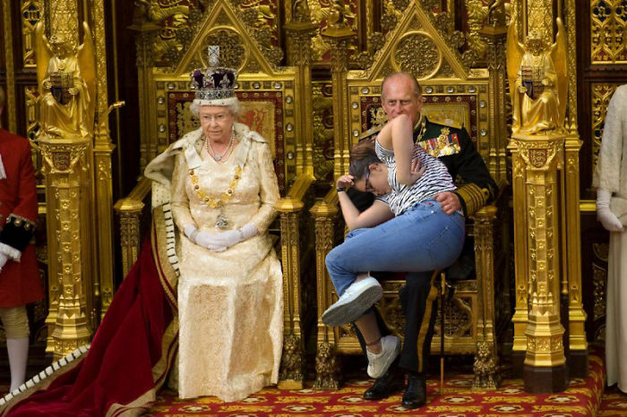 tidur di perpus © 2016 brilio.net tidur di perpus © 2016 brilio.net