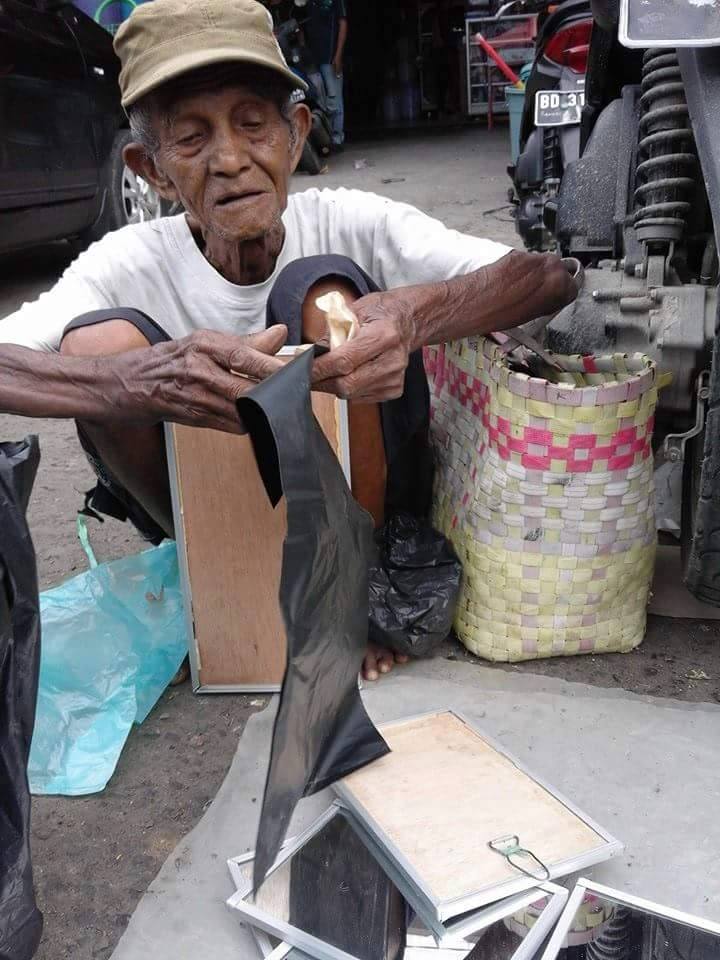 kakek kaca © 2016 brilio.net kakek kaca © 2016 brilio.net