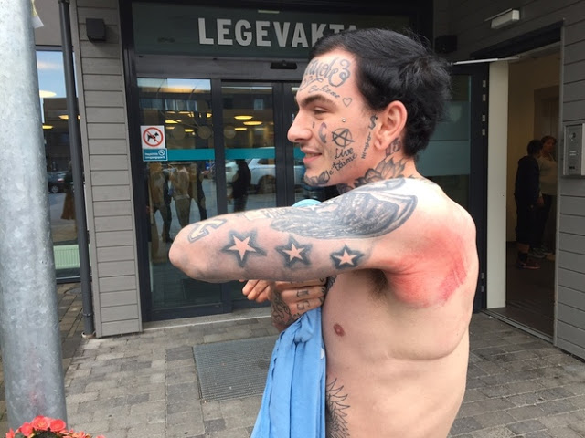 pria ini terjebak di lubang wc © 2016 brilio.net pria ini terjebak di lubang wc © 2016 brilio.net