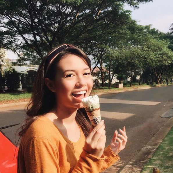 foto perbedaan yuki kato dengan dan tanpa makeup © 2016 brilio.net