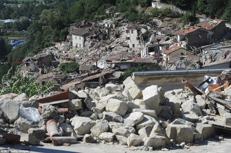 Selamatkan adiknya dari gempa, si kakak malah tewas dalam reruntuhan