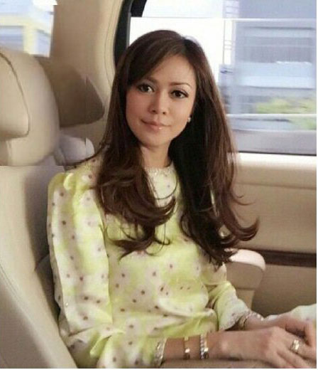 8 Foto cantik penyiar TV dinikahi Sultan Selangor berusia ...