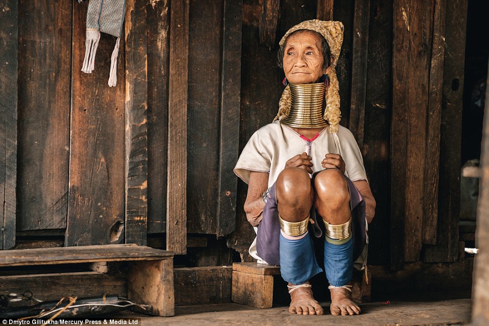 Tradisi kecantikan wanita Suku Kayan di Myanmar, pakai cincin di leher