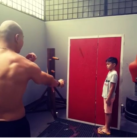 Target Azka © 2016 brilio.net Target Azka © 2016 brilio.net