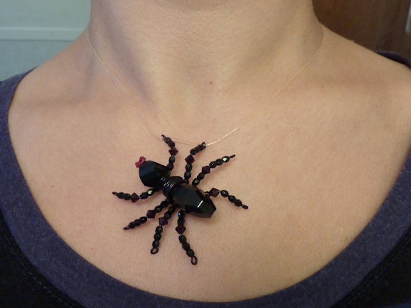 aksesori serem  © 2016 brilio.net aksesori serem  © 2016 brilio.net