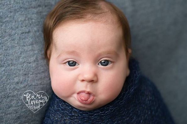 10 Potret ekspresi bayi, cemberut aja tetep lucu abis