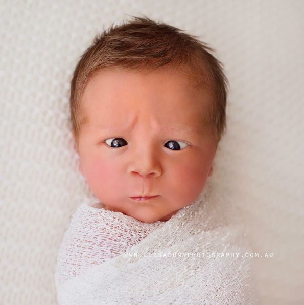10 Potret ekspresi bayi, cemberut aja tetep lucu abis