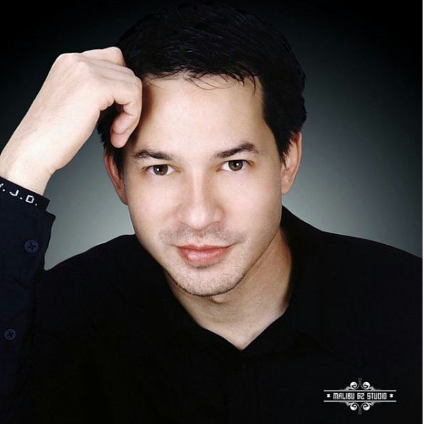 foto ini buktikan ari wibowo itu awet muda © 2016 brilio.net foto ini buktikan ari wibowo itu awet muda © 2016 brilio.net