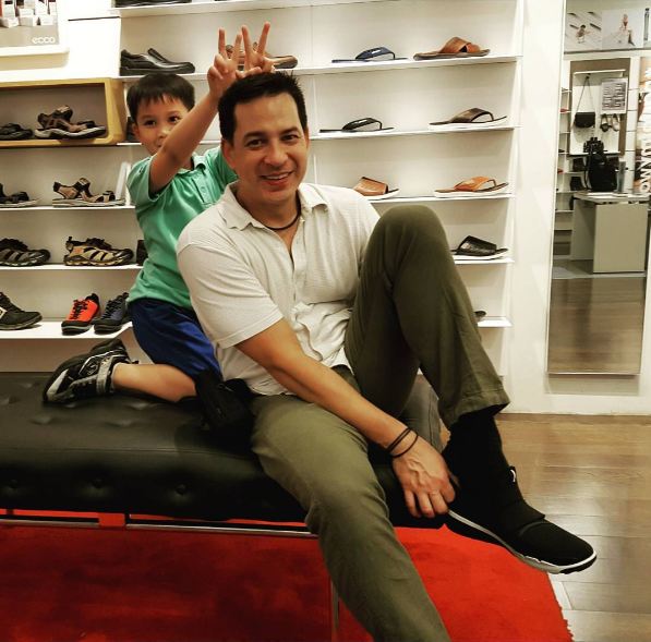 foto ini buktikan ari wibowo itu awet muda © 2016 brilio.net foto ini buktikan ari wibowo itu awet muda © 2016 brilio.net