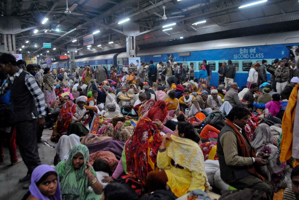 12 Foto mirisnya keadaan kereta api di India, berani naik?