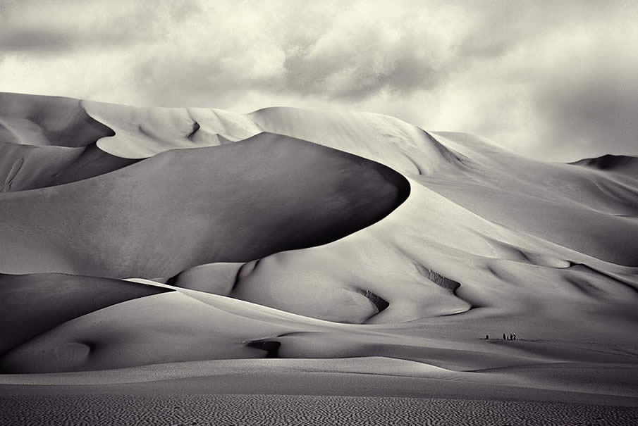20 Foto terbaik yang diambil di gurun pasir, keren parah & bikin kagum