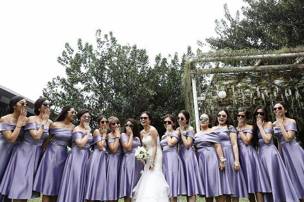 20 Model seragam pengantin untuk temani sahabatmu di hari pernikahan