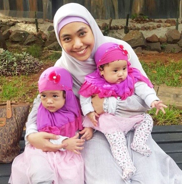 artis ibu baik © 2016 brilio.net artis ibu baik © 2016 brilio.net