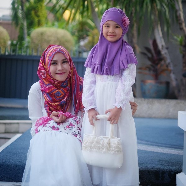 artis ibu baik © 2016 brilio.net artis ibu baik © 2016 brilio.net