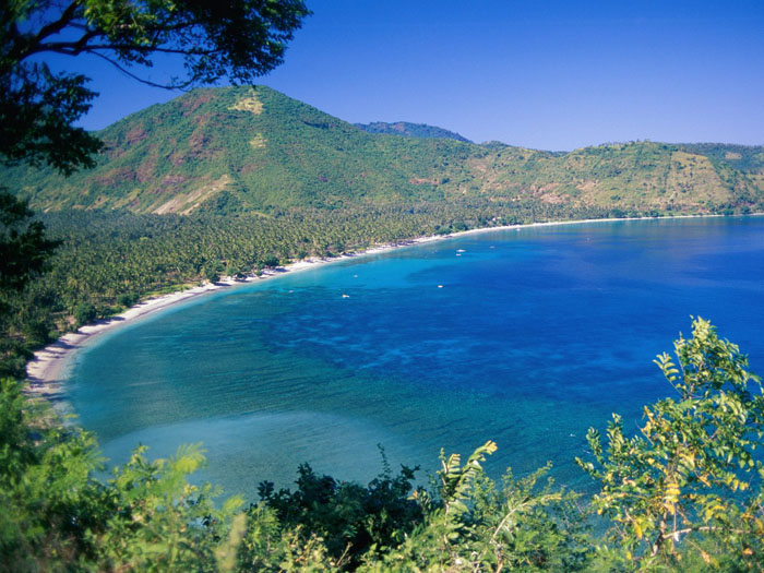 10 Pantai di Lombok ini indahnya sejajar dengan pantai terbaik dunia