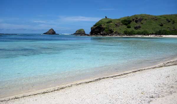 10 Pantai di Lombok ini indahnya sejajar dengan pantai terbaik dunia