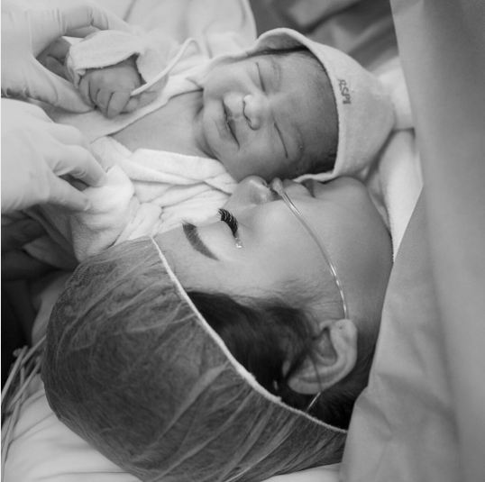 10 Foto Chelsea Olivia saat proses melahirkan, mengharukan