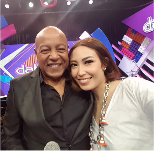 beda gaya hidup nia dan ayu dewi 1-10 © 2016 brilio.net