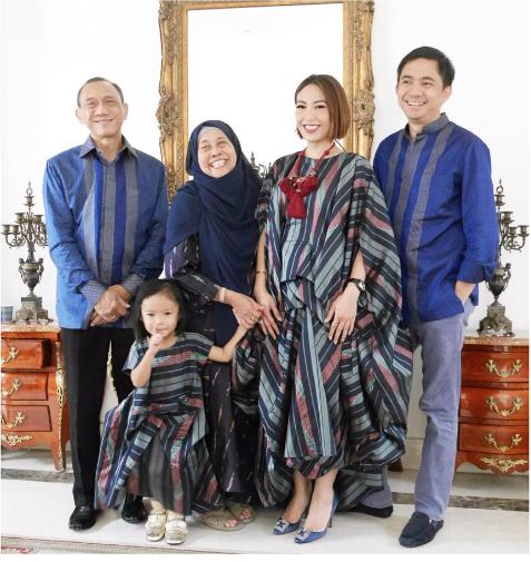 beda gaya hidup nia dan ayu dewi 1-10 © 2016 brilio.net