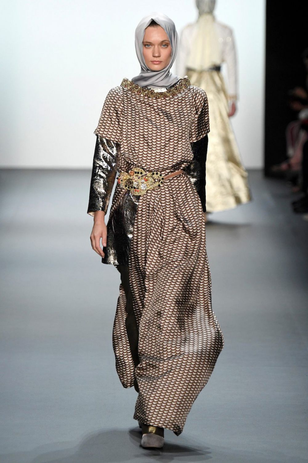 15 Baju muslim rancangan Anniesa Hasibuan yang tampil di NYFW 2016