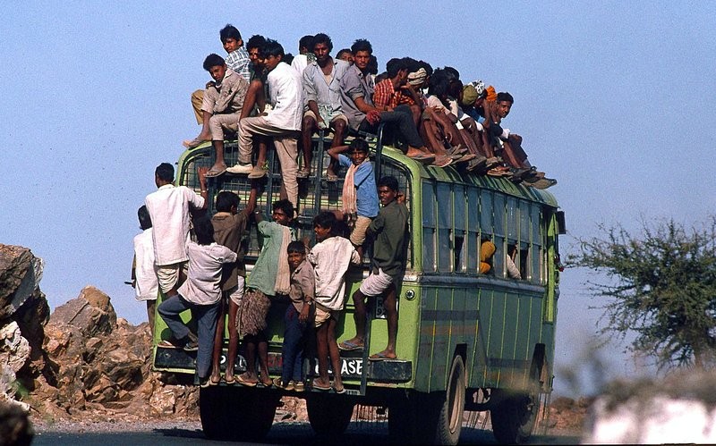 12 Foto ngerinya transportasi kelebihan penumpang, kamu berani naik?